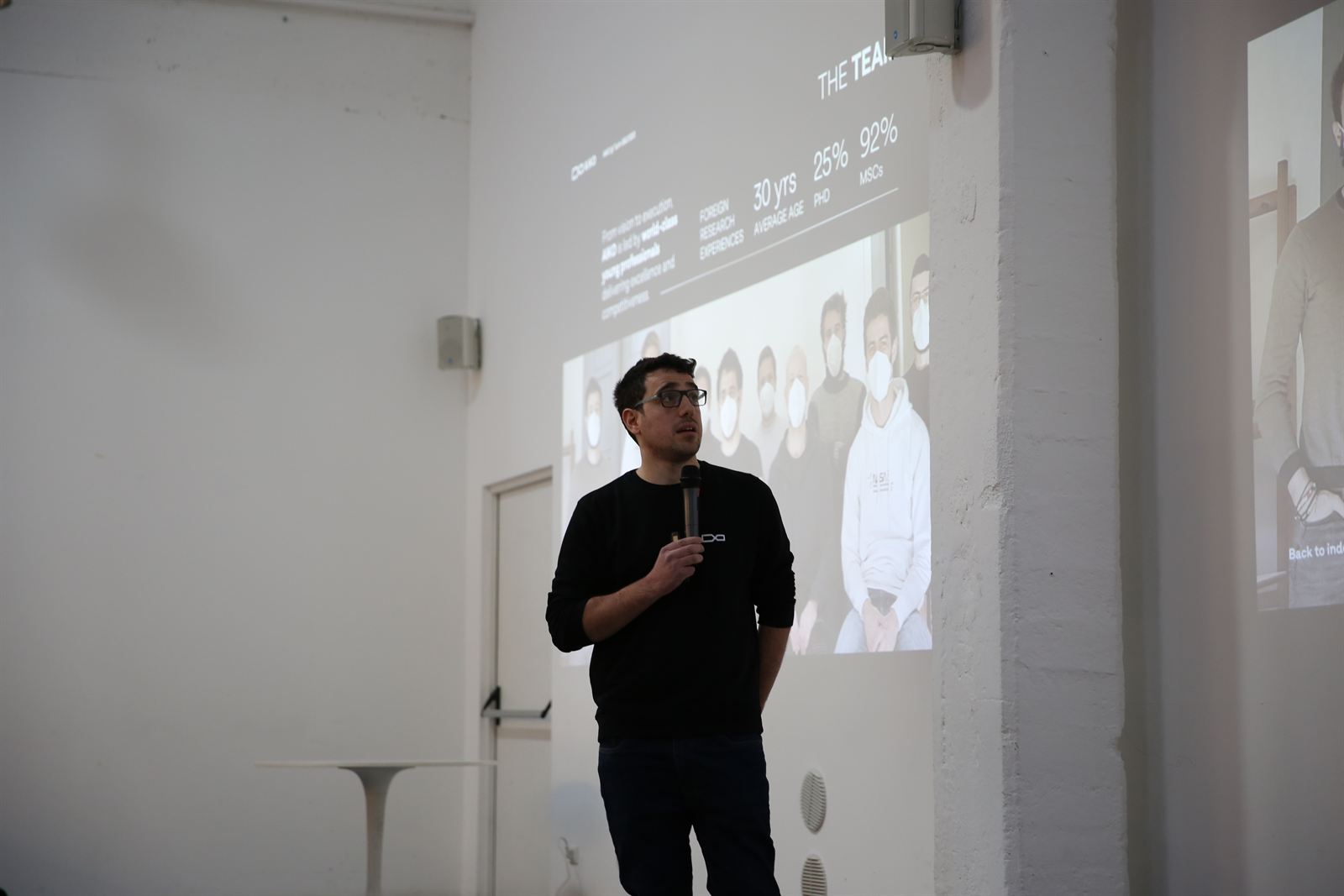 Tobia Giani speaking at a tech event